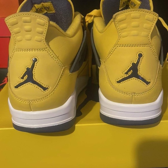 Jordan 4 - Picture 4 of 6